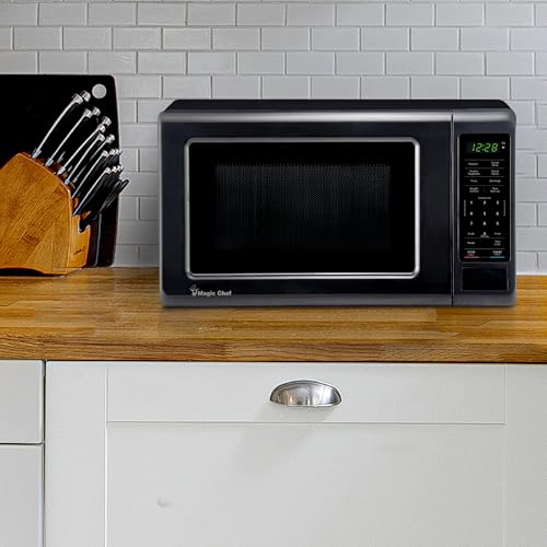 MAGIC CHEF MC77MB 0.7 cu. ft. Countertop Microwave in Black - 700W (10.1H x 17W x 12.5D) RV & Camper