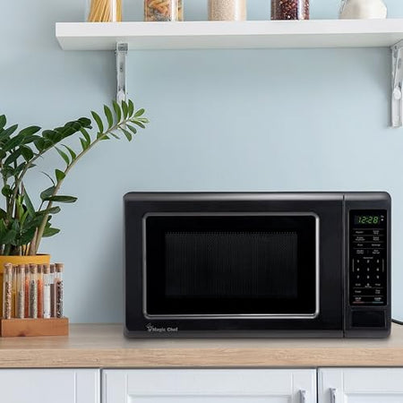 MAGIC CHEF MC77MB 0.7 cu. ft. Countertop Microwave in Black - 700W (10.1H x 17W x 12.5D) RV & Camper