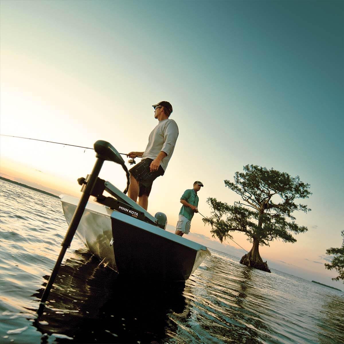 Minn Kota Minn Kota Edge Bow-Mount Electric Trolling Motor with Foot Pedal Control – 45 Lb. Thrust, 36 In.