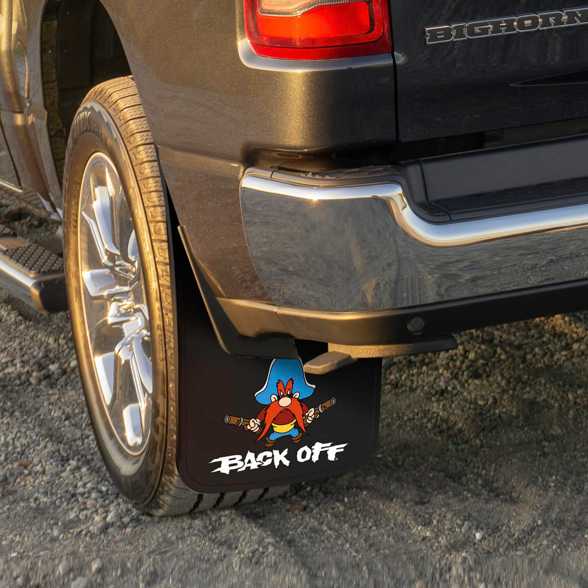 PLASTICOLOR 000502R01 Yosemite Sam Back Off Easy Fit Mud Guard 11 - Set of 2,Multi-colored