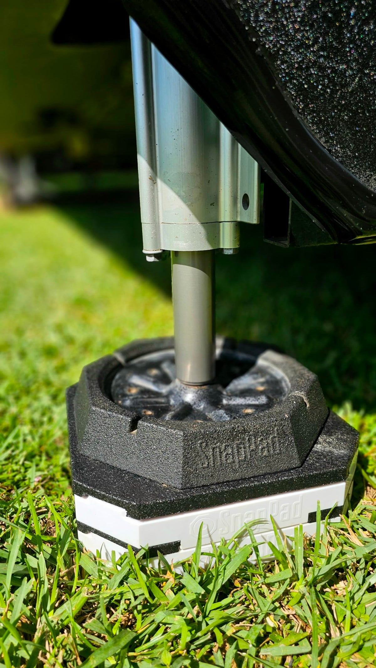 SNAPPAD STK2-BLACK StakPad RV Leveling Blocks – Precise Fit for Class A, B & C Motorho...