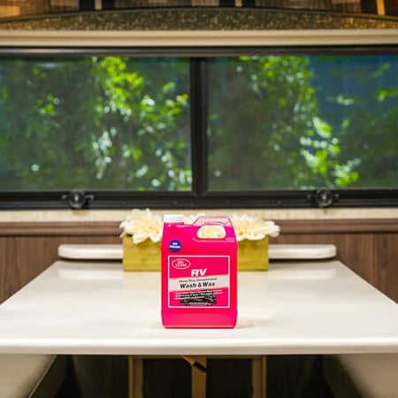 TR Gel GLOSS RV Wash & Wax - Clean, Streak-Free Finish, Reduced Water Spotting, pH Neutral, Concentrated